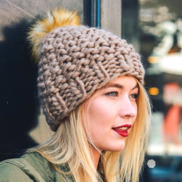 Bellanblue Accessories - chunky Knit Pom fall winter Beanie